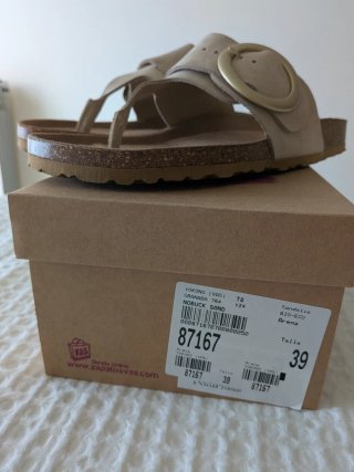Sandalias Yokono Beige Talla 39. Sin estrenar