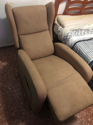 Sillón reclinable beige