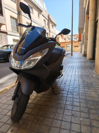 Honda PCX 125cc - ¡Como Nueva! 4000km