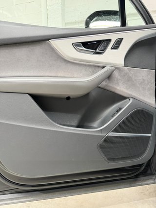 Audi SQ7 2020 BLACK LINE