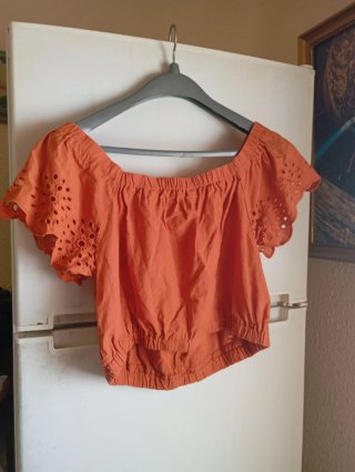 Blusa naranja bordada talla L