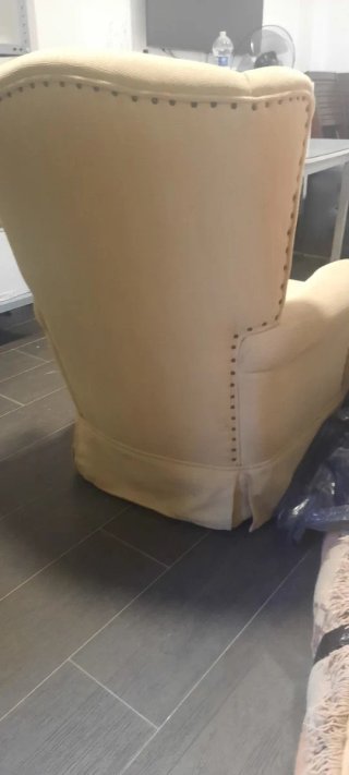 Conjunto de 2 sillones orejeros de tela beige