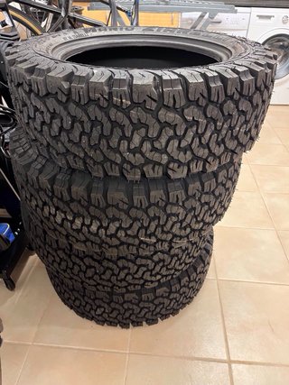 Llantas aluminio y neumáticos 4x4 Mercedes Viano