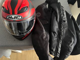 Casco HJC y Chaqueta Armure Doble Hebilla