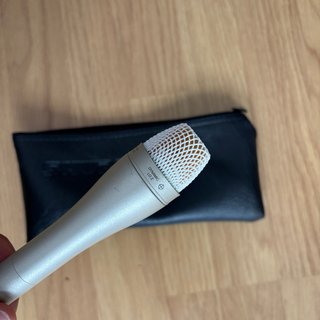 Micrófono Shure SM63L con funda