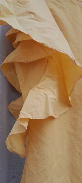 Camiseta Pedro del Hierro amarilla volantes