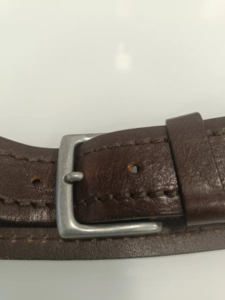 Cinturón de piel marrón para hombre