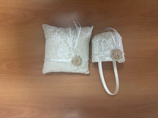 Cojín y cesta para bodas
