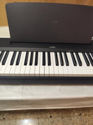 Piano Eléctrico Yamaha P-145BT