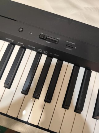 Piano Eléctrico Yamaha P-145BT