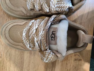UGG Lowmel Beige/Oro nuove mai indossate