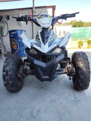 Quad Roan Racing Blanco y Azul