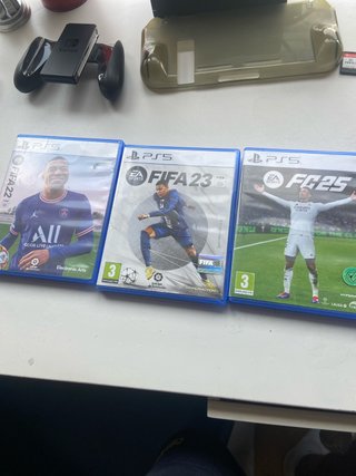 Lote 3 Giochi PS5 FIFA 22, 23 e 25