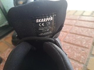 Botas de seguridad SKARPA negras
