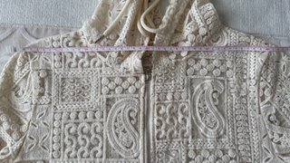 Chaqueta Encaje Beige con Capucha Nueva - M00281