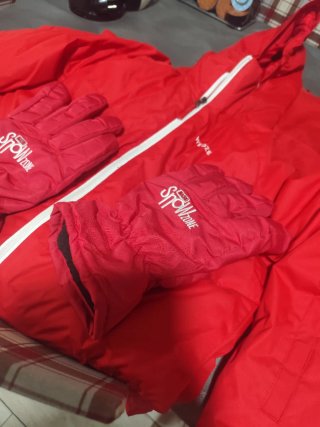 Conjunto esquí rojo: chaqueta y guantes