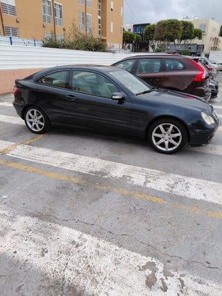 Mercedes-Benz Clase C 2004