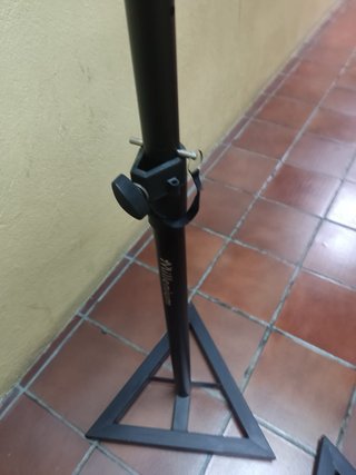 Soportes monitores estudio