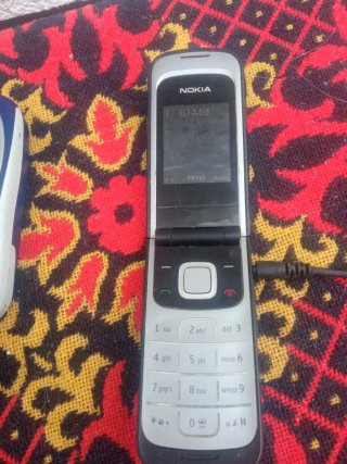 2 Móviles Antiguos Nokia y Siemens con Cargador