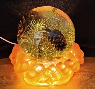 Lampada portaoggetti mani in resina epossidica