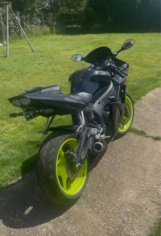 Yamaha YZF R6 Negra y Roja