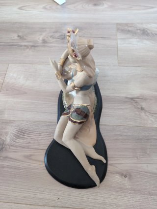 Figura Egipcia Porcelana