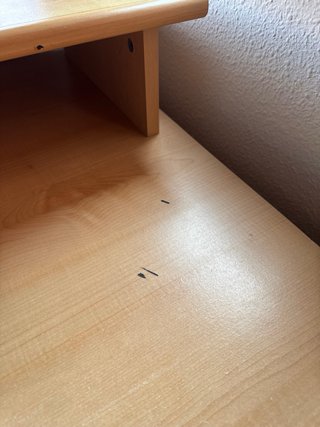 Escritorio de madera con cajones