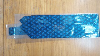 Corbata de seda azul con estampado