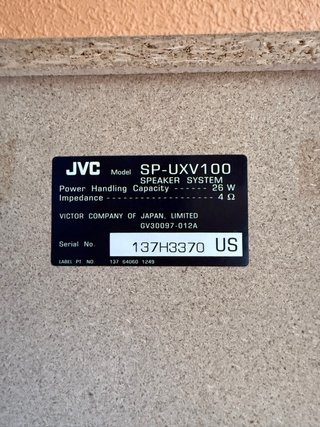 Altavoces JVC Gris y Madera. Buen sonido