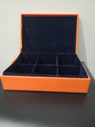 Caja para relojes negra y naranja