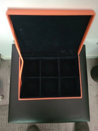 Caja para relojes negra y naranja