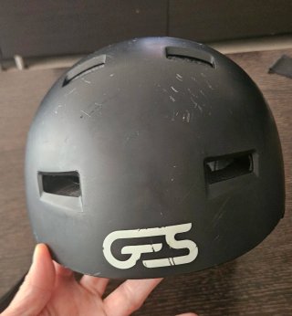 Casco patinete GES negro