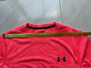Remera Under Armour heat-gear talle S