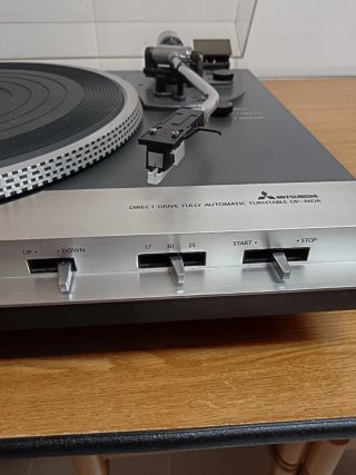 Tocadiscos Mitsubishi DP-86A Direct Drive