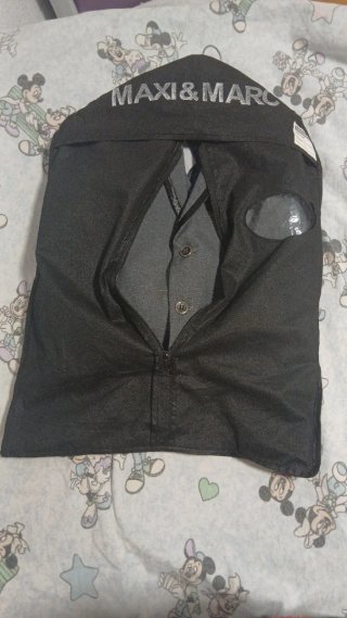 Traje de vestir gris y blanco