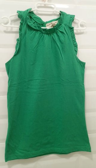 Top Sfera verde volantes cuello