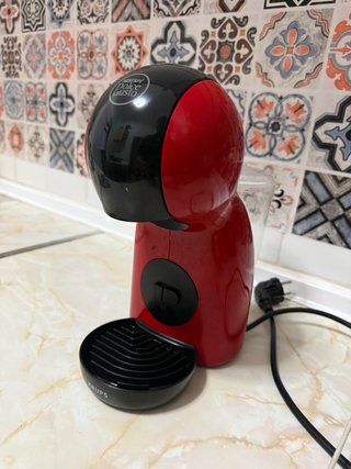 Cafetera Dolce Gusto Roja