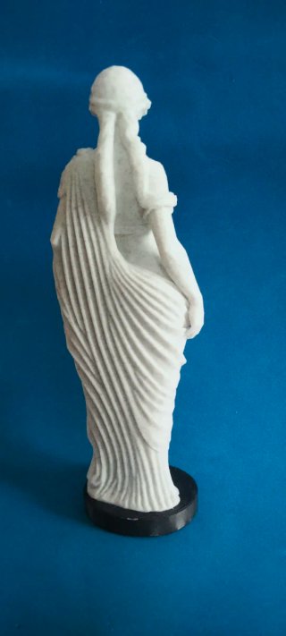 Estatua de mujer romana imitación mármol
