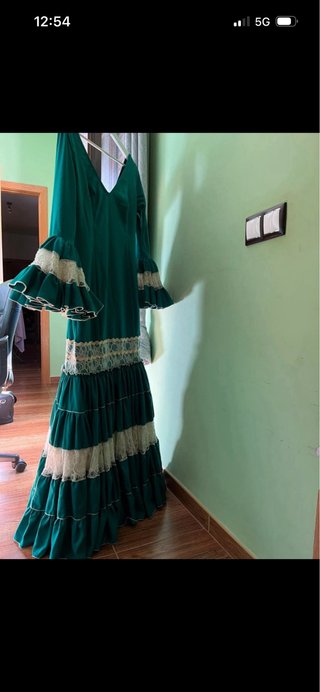 Vestido de flamenca verde y blanco