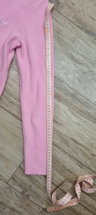 Jersey Levi's rosa cuello alto