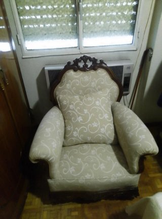 Sillón Clásico Beige y Marrón