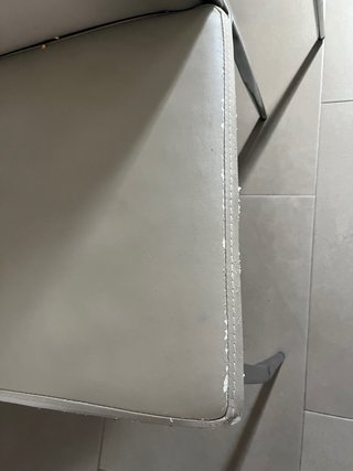 4 Sillas Salón Beige y Plata