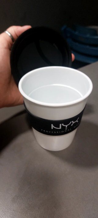 Vaso NYX Profesional Makeup sin estrenar