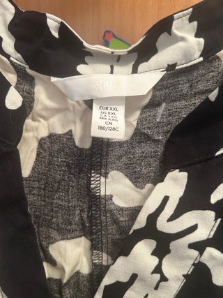 Vestido camisero H&M estampado blanco y negro