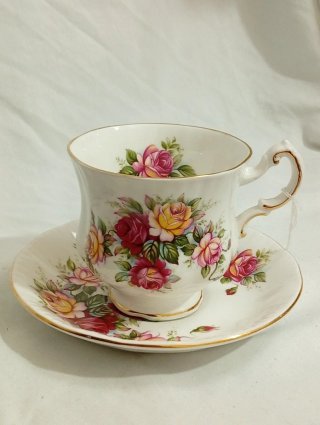 Juego Taza y Platillo Porcelana Inglesa Paragon