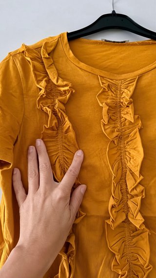 Camiseta Zara Mostaza Volantes Talla S