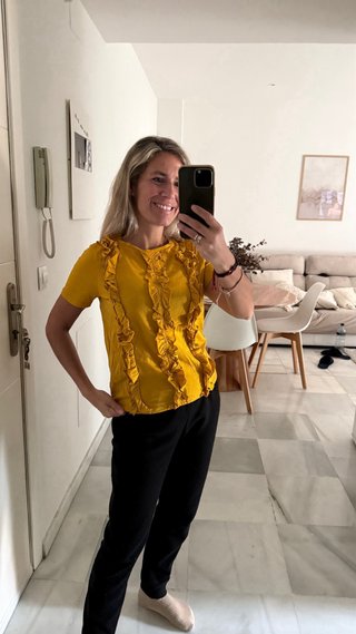 Camiseta Zara Mostaza Volantes Talla S