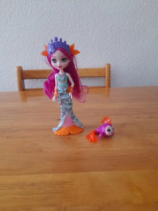 Muñeca Enchantimals Sirena con Mascota