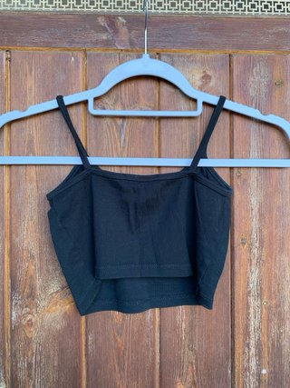 Top corto negro