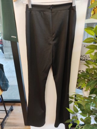 Pantalones negros con pedrería